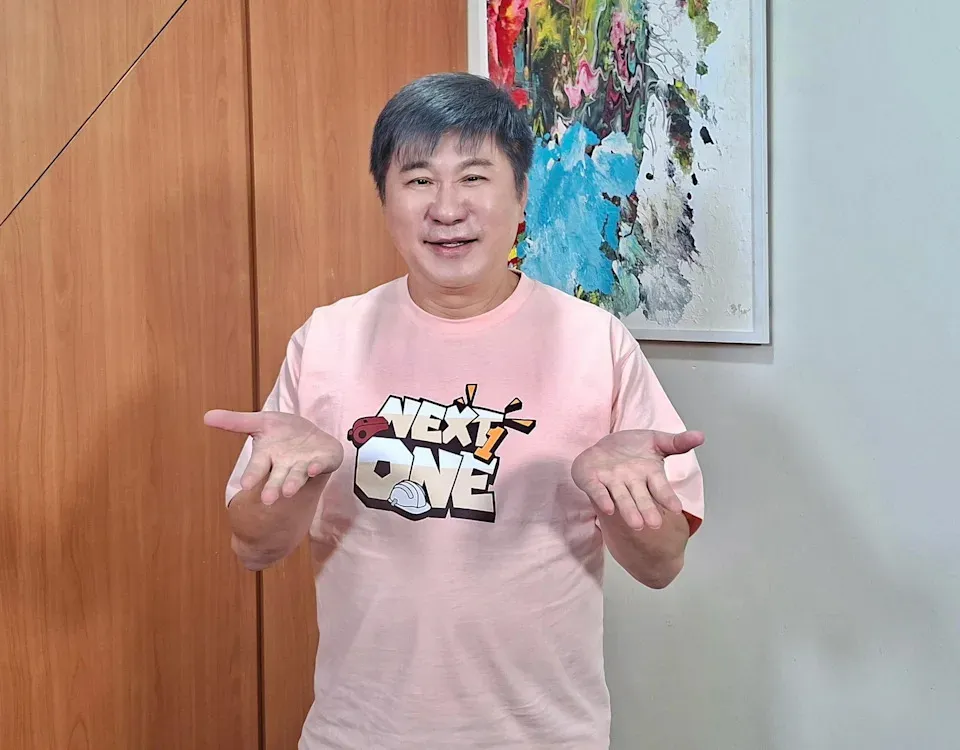 胡瓜牽兒女入圍金鐘 盼胡來旅行社走出台灣 cover