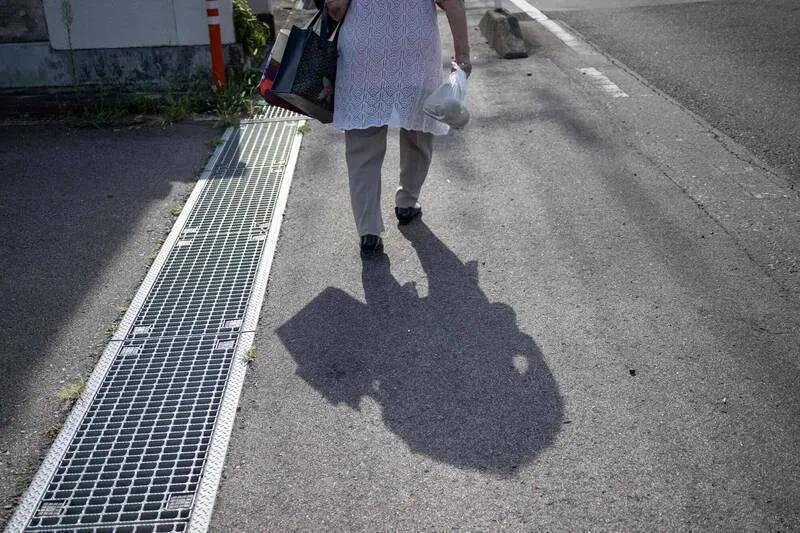 退休繼承一百八十萬遺產 她出國圓夢三年後開始後悔 cover