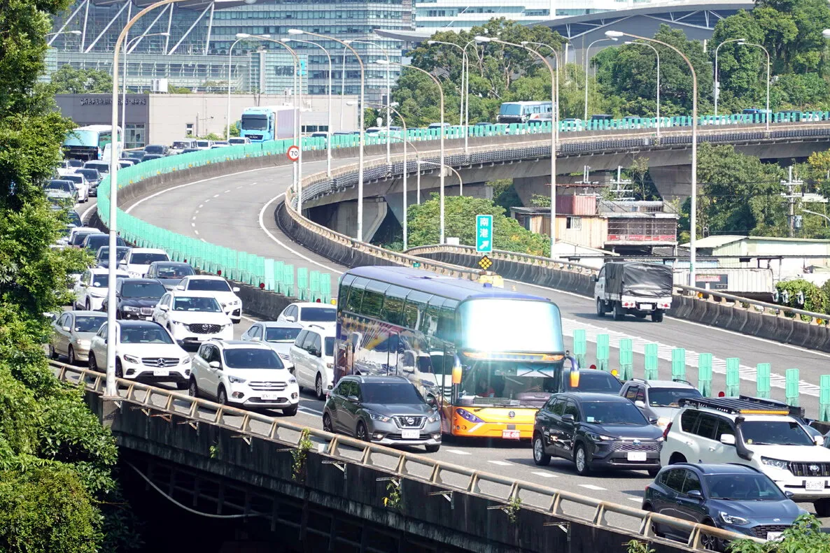 國慶連假收假日 國道11路段預估壅塞 cover